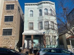 136 36th St, Union City, NJ 07087