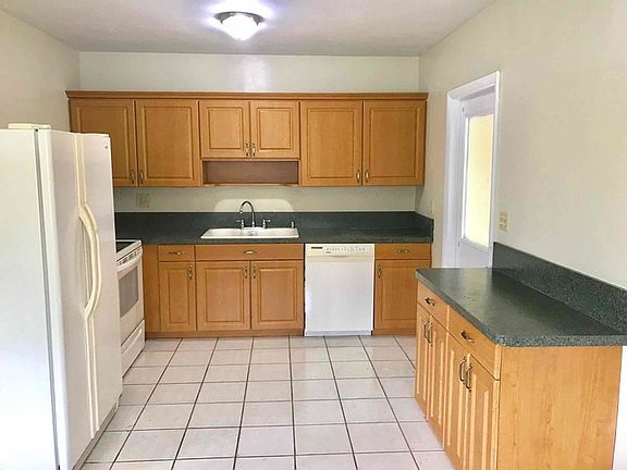 4th image of 4731 NE 6th Ave