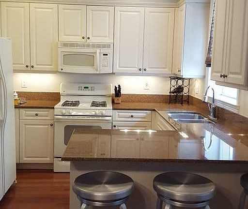 4th image of 512 NE 7th Ave