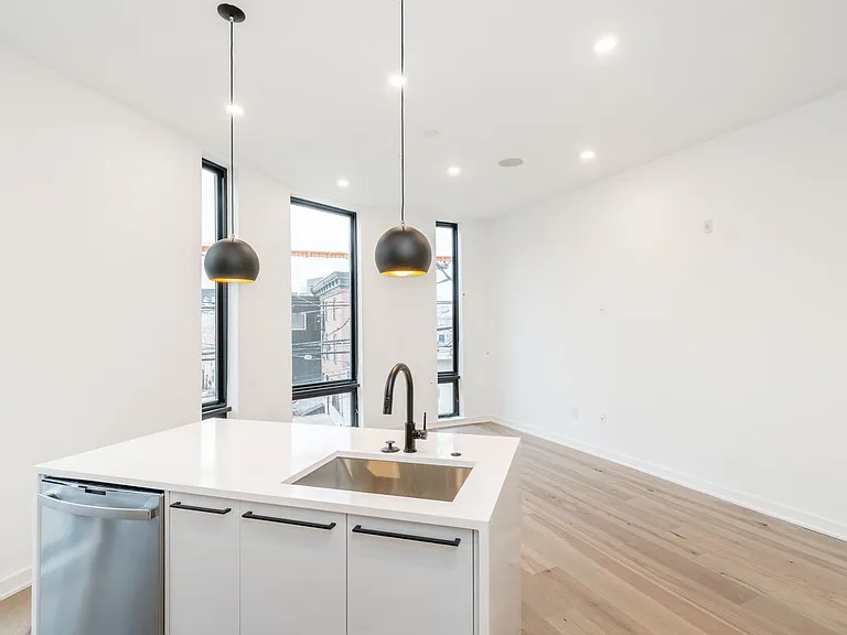 1601 Frankford Ave — Photo 10