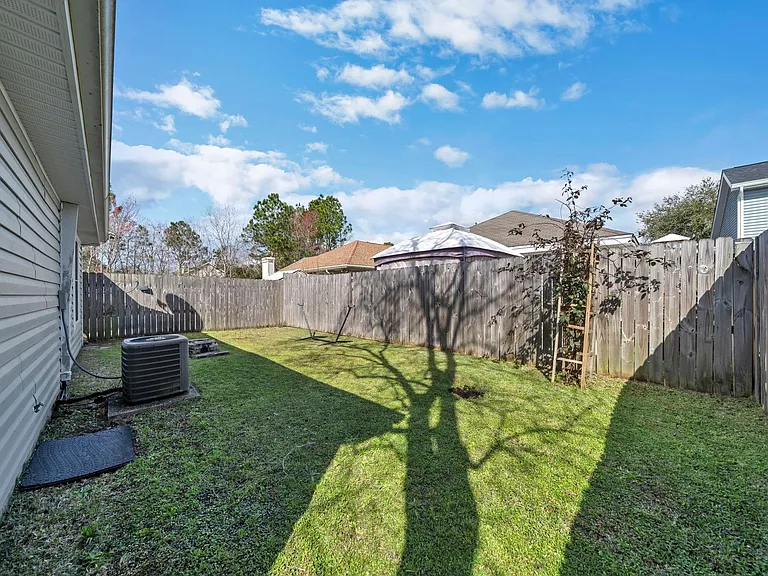 1852 Heartland Dr — Photo 18