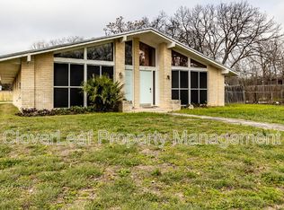 319 Gaiety Ln, Kirby, TX 78219