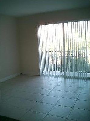 4th image of 400 SW 2nd St APT 206