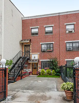 Sold by Brown Harris Stevens | media 4