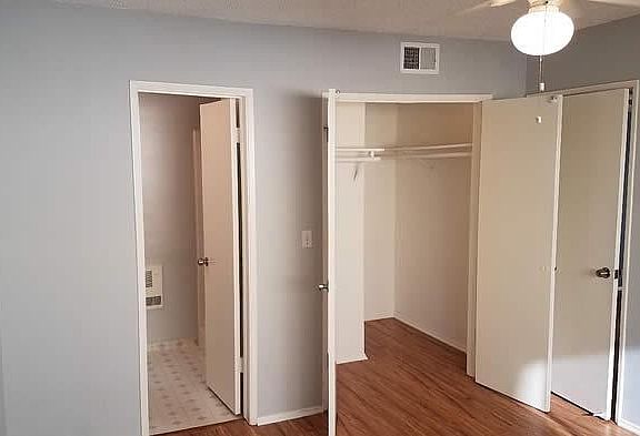 5th image of 1827 Manning Ave APT 5