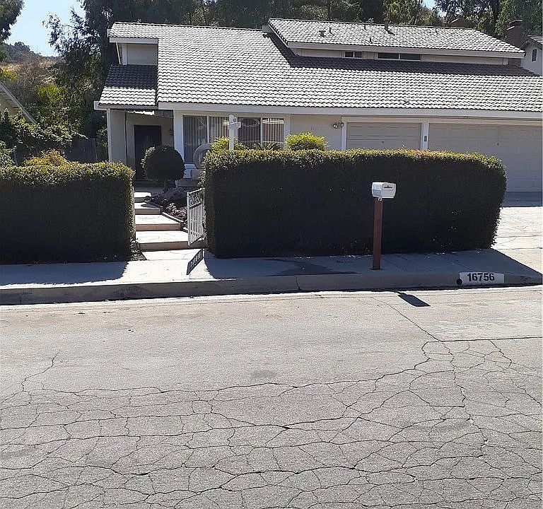 1st image of 16756 Rocky Knoll Rd