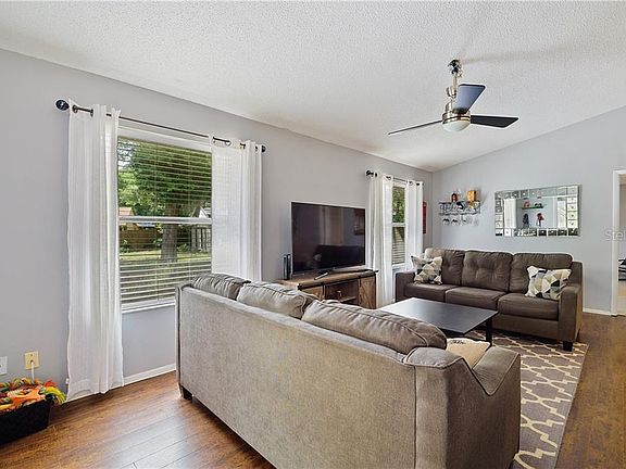 5th image of 410 Hager Dr