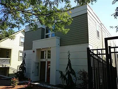 220 23rd Ave E — Photo 14