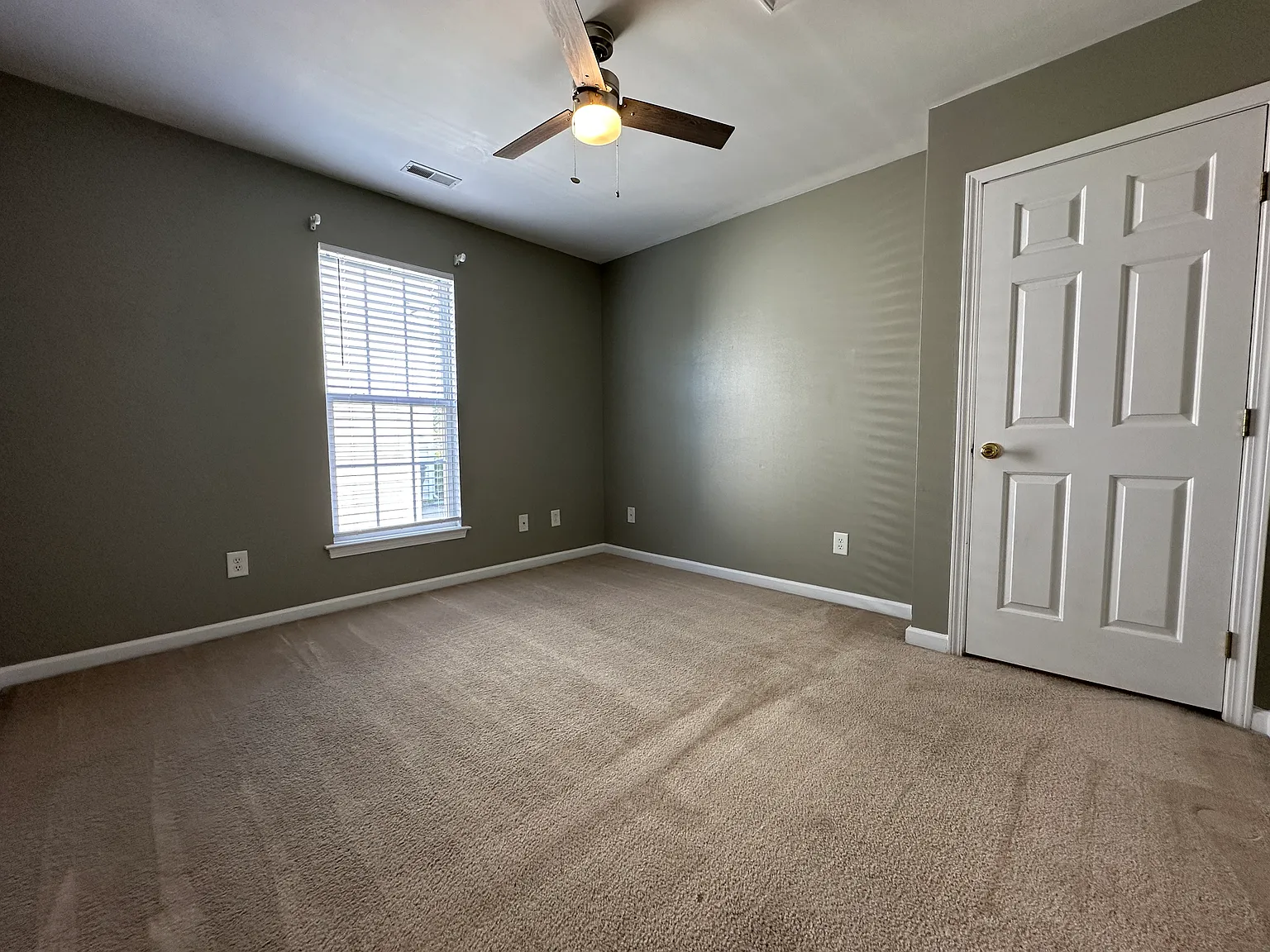 Sunburst Ln, Charlotte — Photo 3