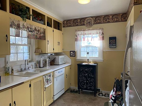 5th image of 1416 Bertch Ave