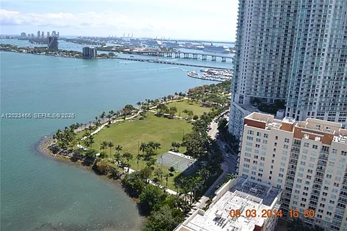 2020 N Bayshore Dr Photo 1