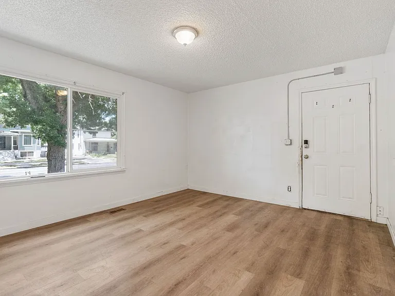 2736 Madison Ave — Photo 8
