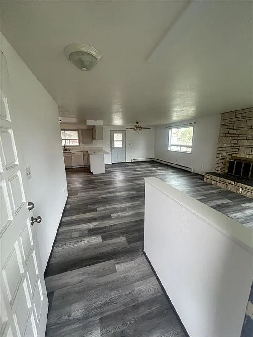 209 E. 3rd St. — Photo 2