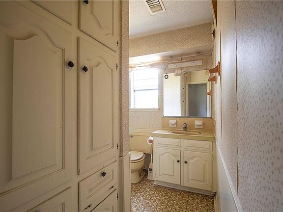 4th image of 6338 Farm Road 128