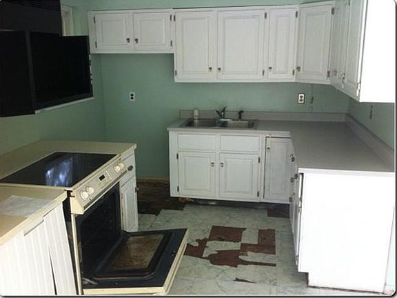 5th image of 1133 W Seymour Ave
