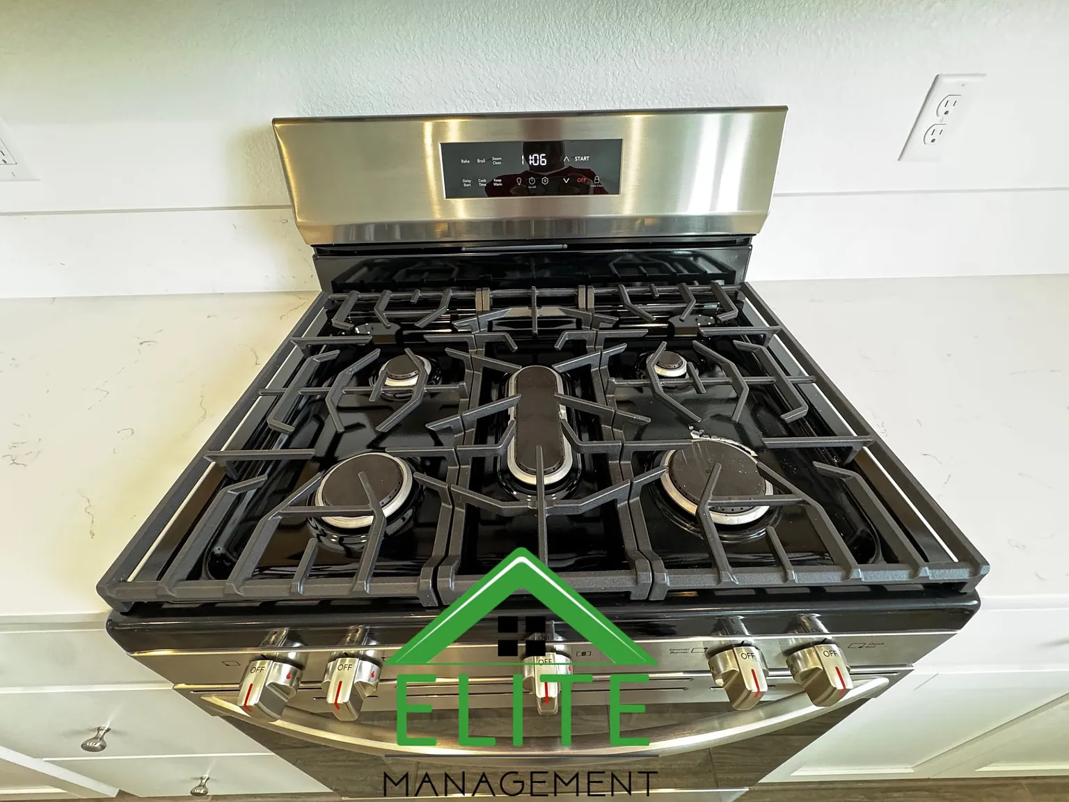 4 bed, 2.5 bath, 2120 sqft, $2,895 — Photo 4