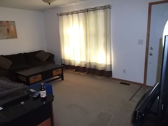 3rd image of 203 S Jackson St