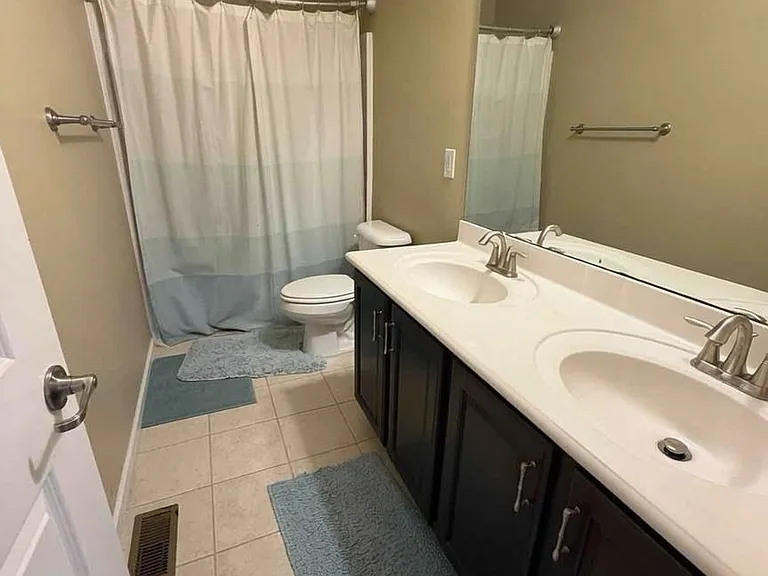 5733 Hurkett Ct — Photo 17