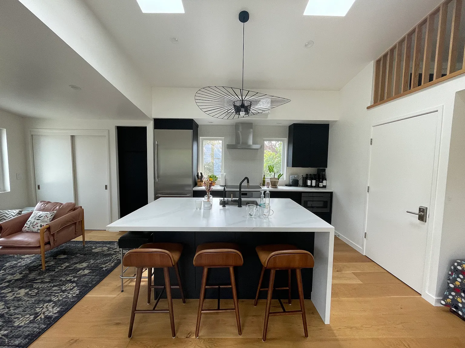 Studio, 800 sqft, $4,900 — Photo 1