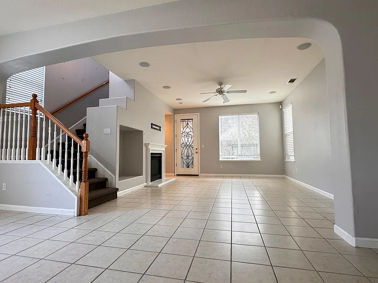 2451 Hanson Dr — Photo 5