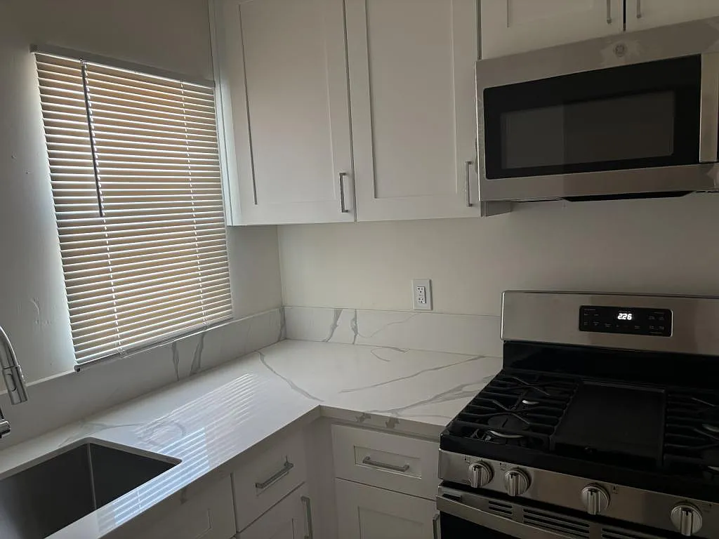3830 41st St, unit 2 — Photo 1