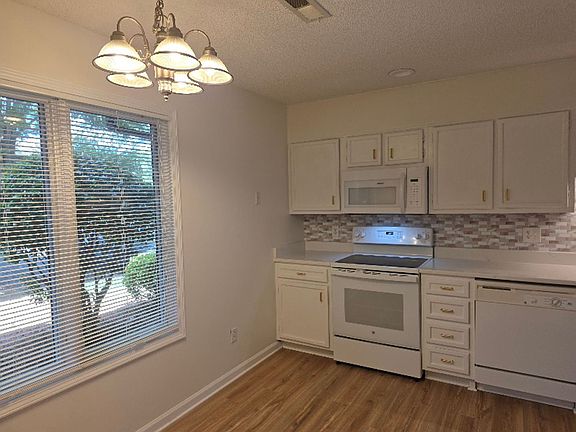 4th image of 5352 Larch Ct