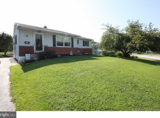 3 Dryden Rd, New Castle, DE 19720