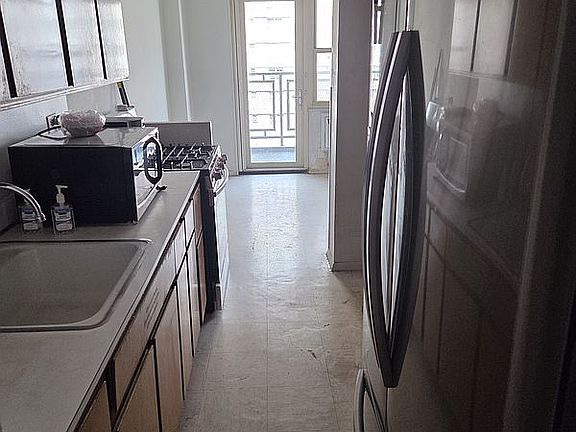 2nd image of 2944 W 5th St APT 14J