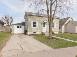 206 S Clinton St, Cuba City, WI 53807