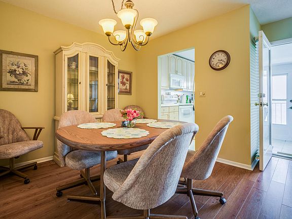 5th image of 100 Shore Ct APT 313