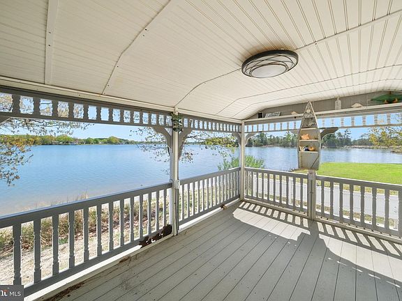 3rd image of 529 Morattico Creek Rd