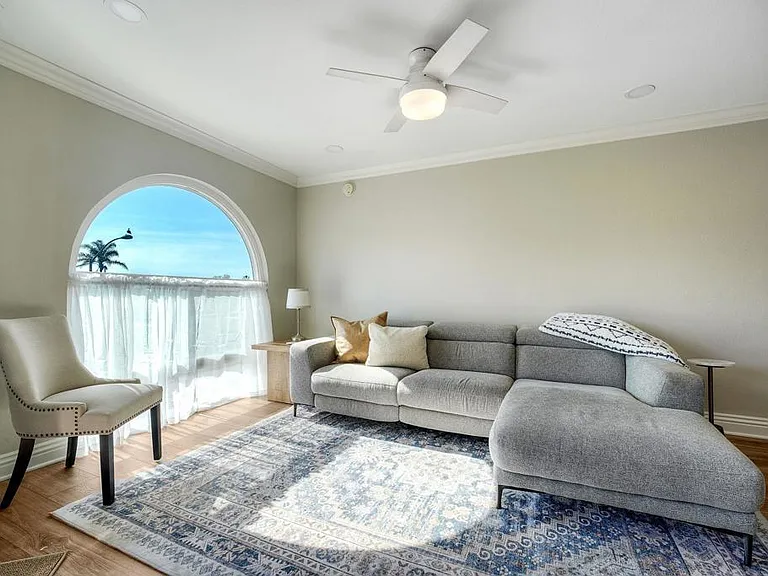 7509 Draper Ave — Photo 11