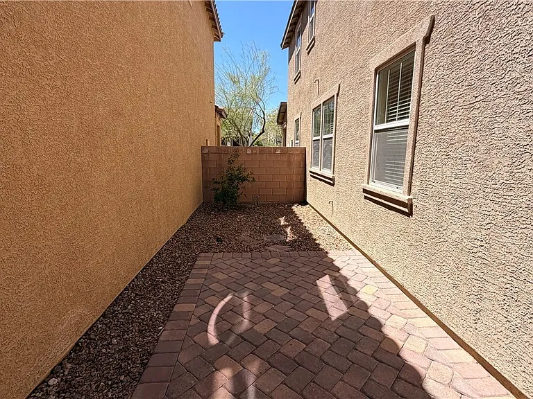 3024 Paladi Ave — Photo 6