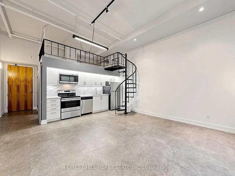 21 Nassau St #301 — Photo 28