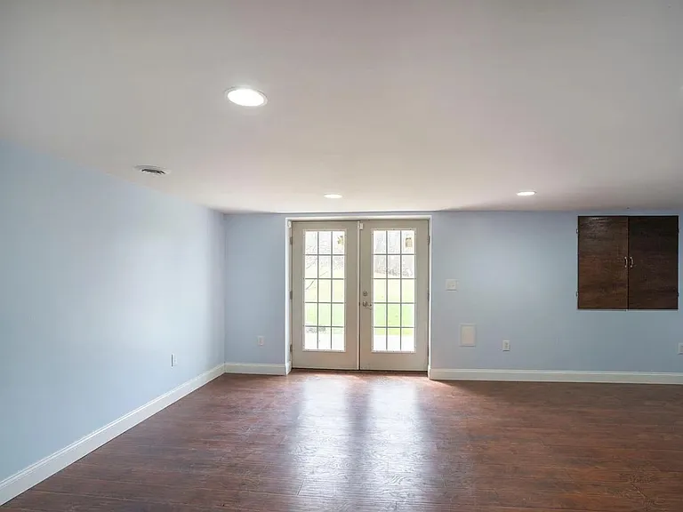 120 Meadowview Dr — Photo 48