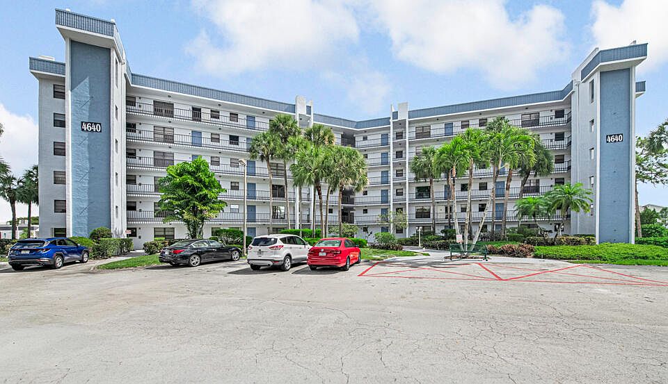 1st image of 4640 Lucerne Lakes Boulevard #206