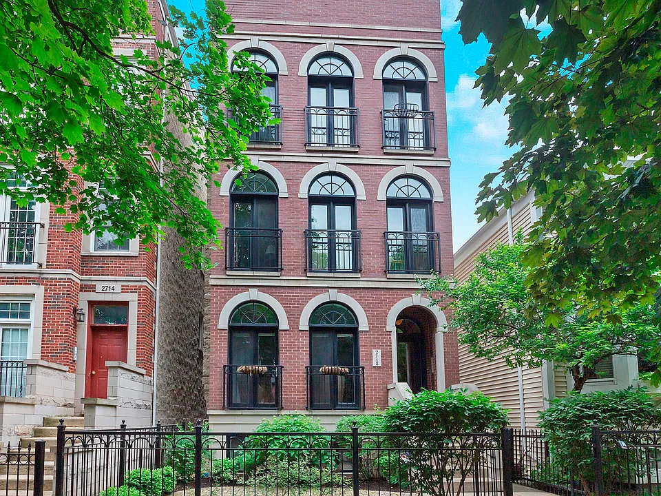 Gorgeous brick building on a tree lined street in Lincoln Park within walking distance of Southport 