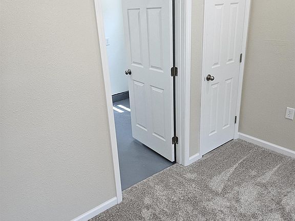 4th image of 1703 S Warren Ave