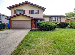 1511 E Mitchell Ln, Mount Prospect, IL