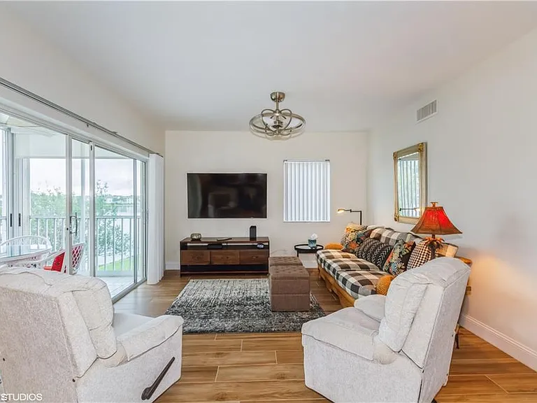 2671 Citrus Lake Dr #E-201 — Photo 7
