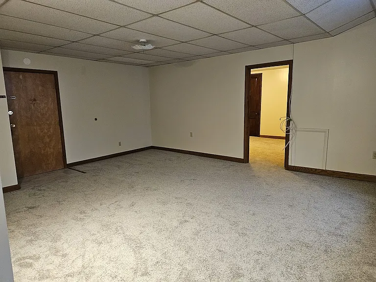 134-136 W High St — Photo 4