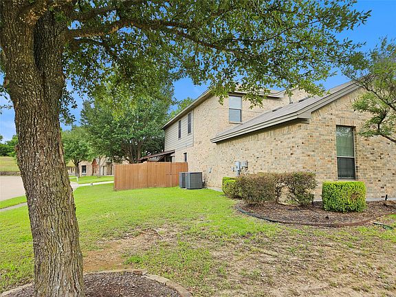 3rd image of 4613 Monarch Dr