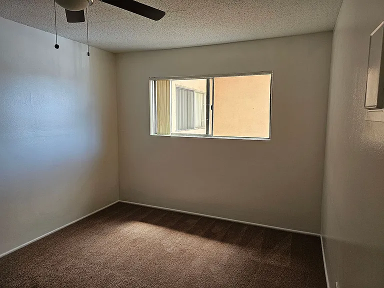1414 W McFadden Ave — Photo 9