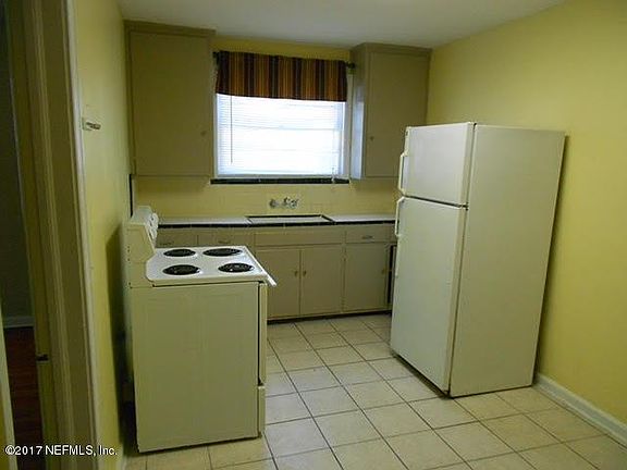 5th image of 2532 Herschel St APT 3