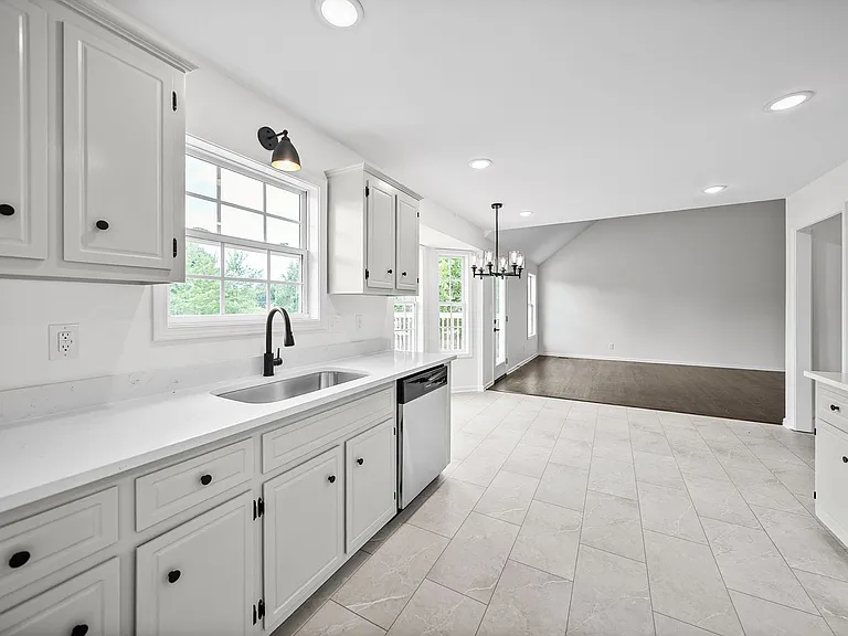 270 Harold Dr — Photo 15