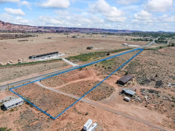 E Highway 24, Torrey, UT 84775