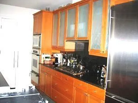 Rented by Douglas Elliman | media 19