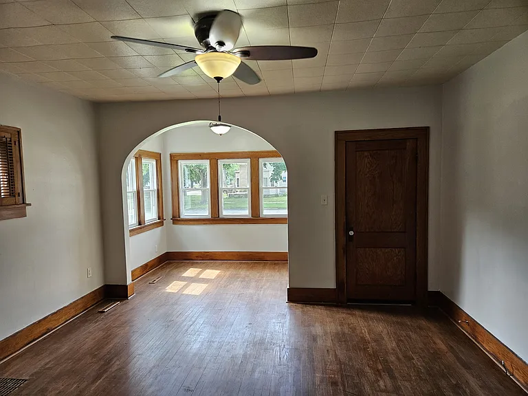 618 W Military Ave — Photo 11