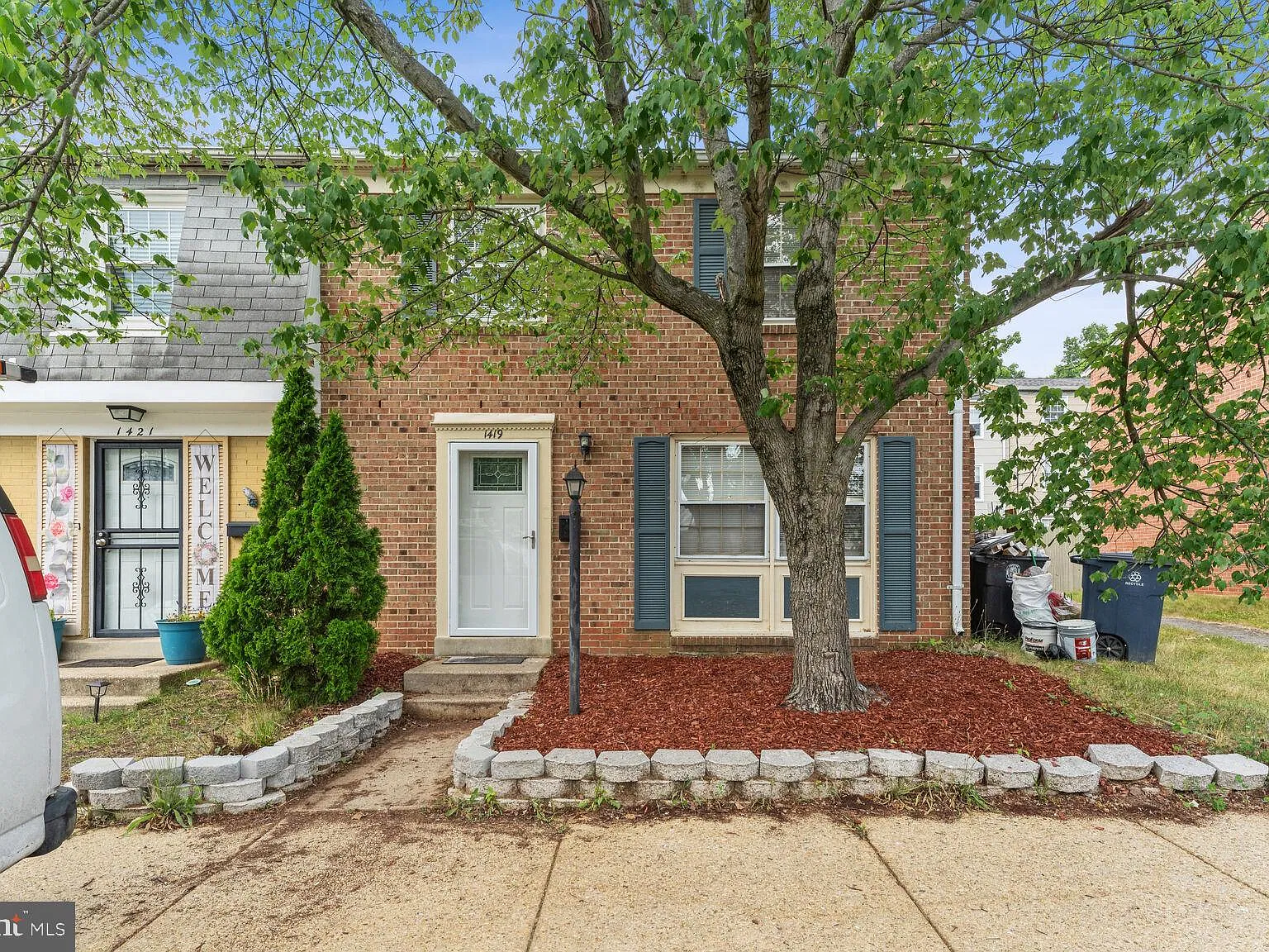 3 bed, 1.5 bath, 1322 sqft, $2,500 — Photo 1