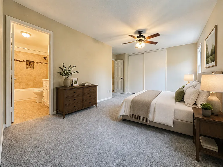 4037 Summer Hollow Ct — Photo 12